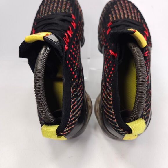 Nike Air Vapormax Flyknit 3 Athletic Running Shoe Womens Size 7 AJ6910-009 Black - Picture 4 of 10